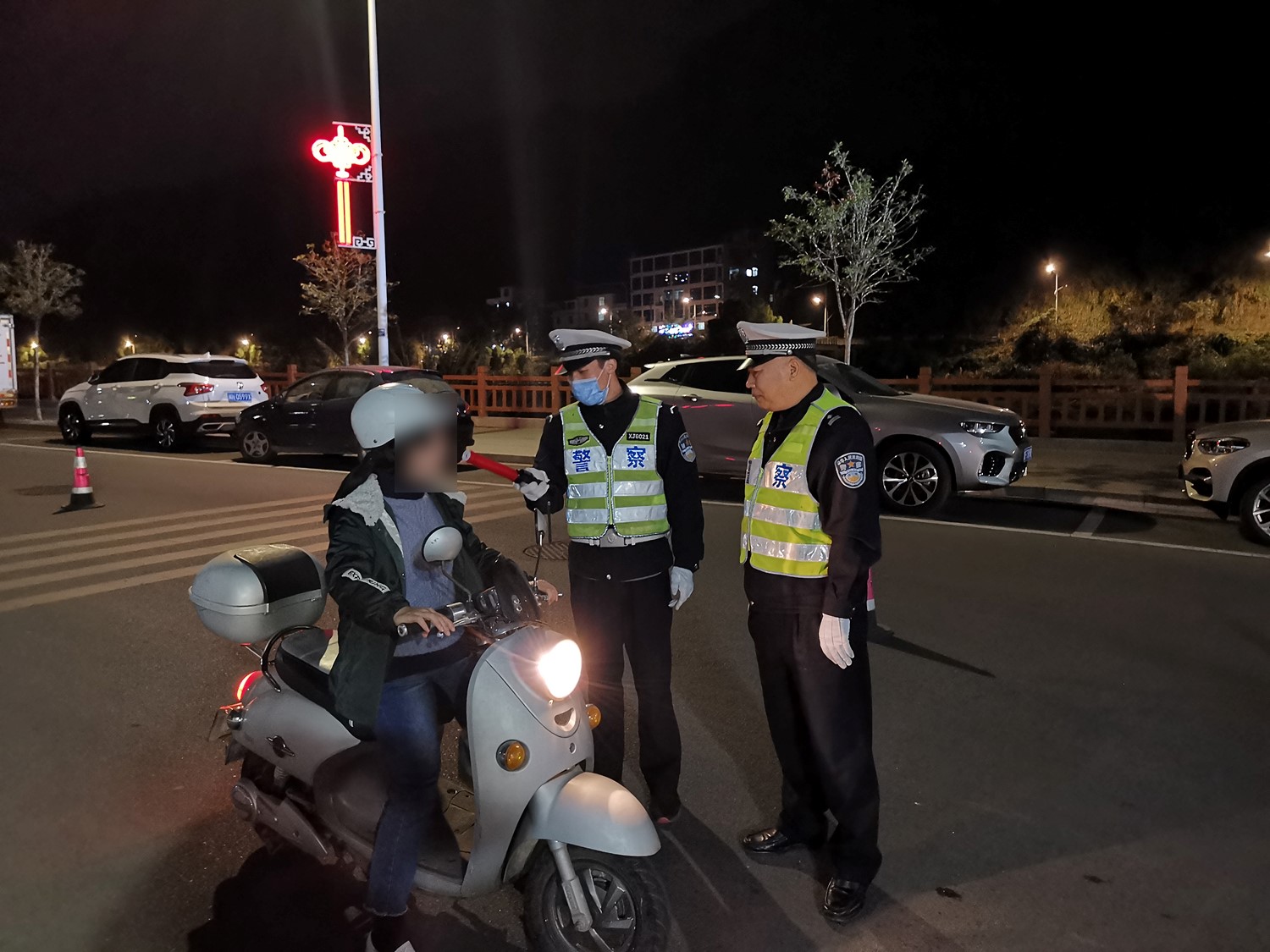 ���������Ϳh�������(xi��ng)�Є�(d��ng)��@�����{