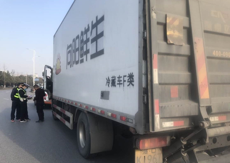 �T�߽�ͨ���T�ӏ�(qi��ng)����\(y��n)ݔ܇�v���߹ܿ�