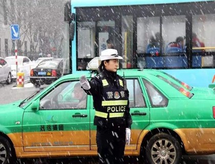 ����Ӱ�:���ˋDŮ��(ji��)�����Ӱ������펽��ɫ