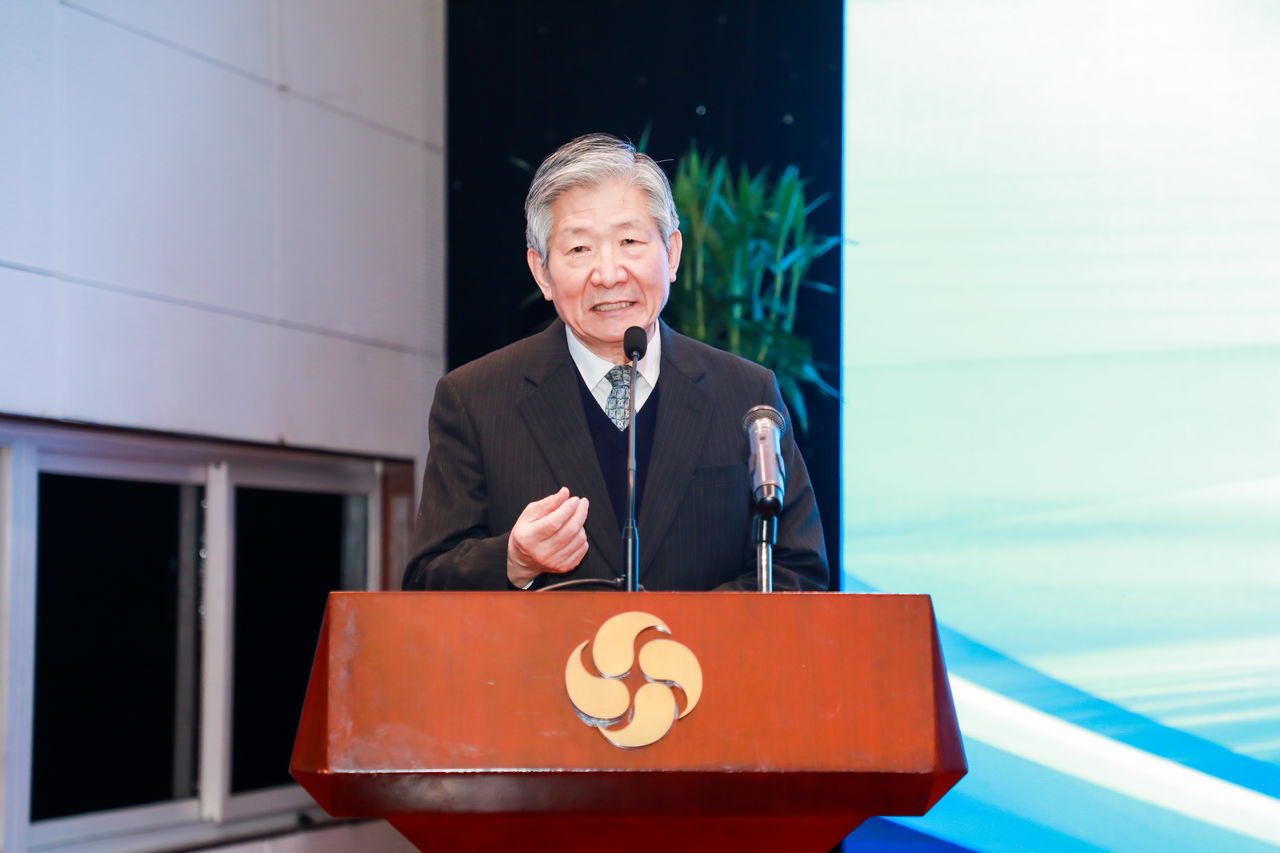 ����Ժ�l(f��)չ�о�����ԭ���������Ї���I(y��)�u�r�f(xi��)�����L���ƴ��ڶ����Ї���ͨ�Ƽ��l(f��)չ�����ּ���v