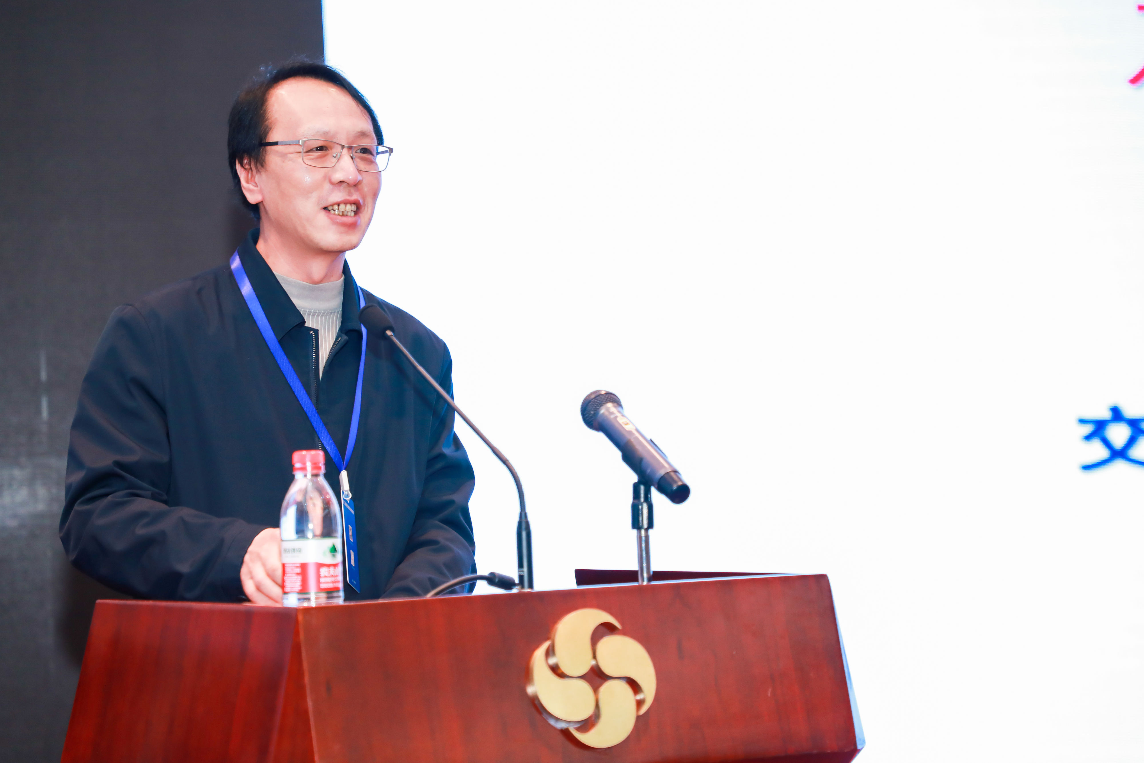 ��ͨ�\ݔ���ƌW�о�Ժ�l(f��)չ���Ŀ����̎��ƽ�ڵڶ����Ї���ͨ�Ƽ��l(f��)չ�������ּ���v