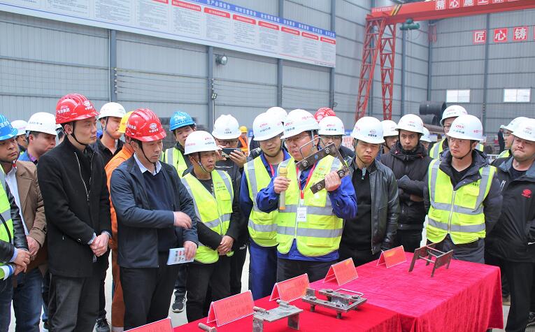 ���Fʮһ��ü̫��·�(xi��ng)Ŀӭ�������^Ħ�F(tu��n)