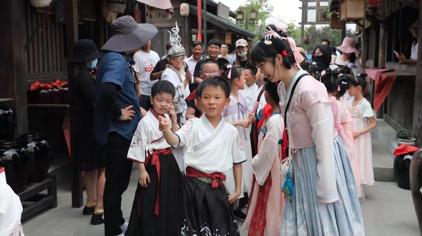 �Ϻ�����ʮ���塱������|���F�����C�Ͻ�ͨ�wϵ