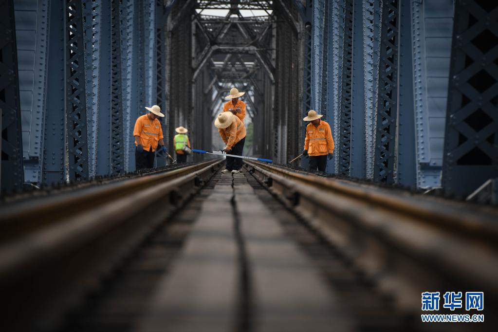 �����F·������o��